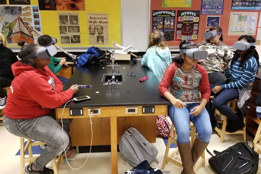 Collaborative VR Learning
