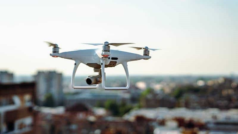 How Real Estate Agents Utilize Drones for Property Showcasing