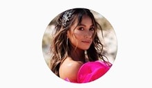 Julie Sarinana Instagram Profile