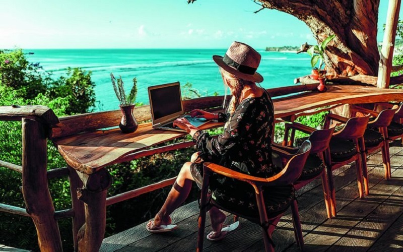 Become a Digital Nomad