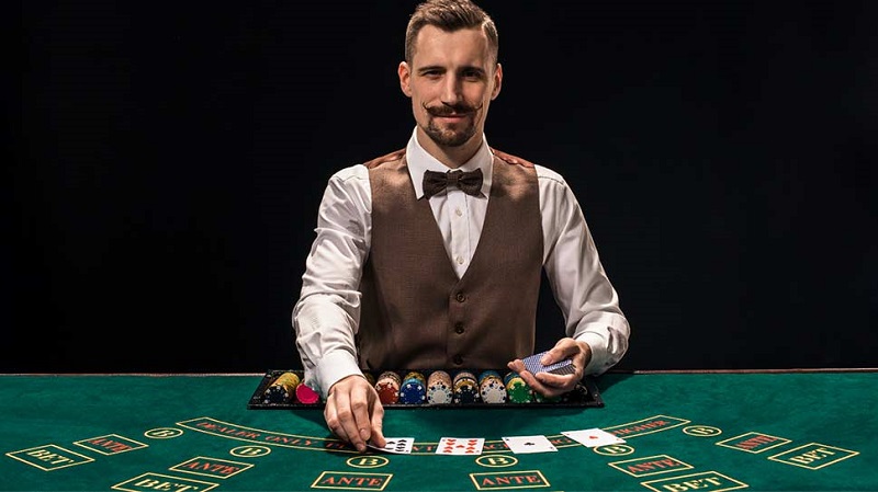 What Are Live Dealer Games