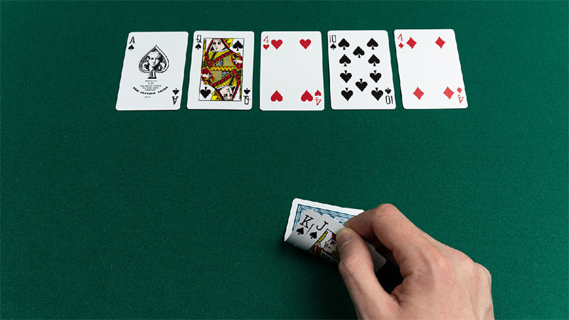 Win Five Hands of Texas Hold ‘Em Poker