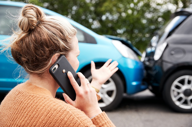 Auto Accident Lawyers Get in Touch With Insurance Providers